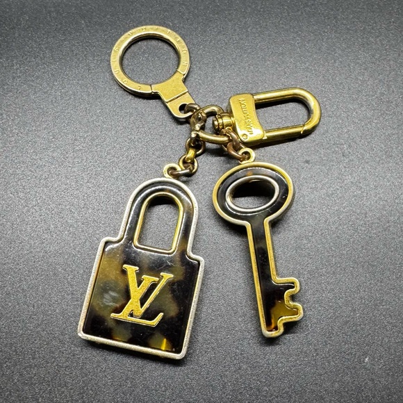 Louis Vuitton Accessories - Louis Vuitton Key Chain